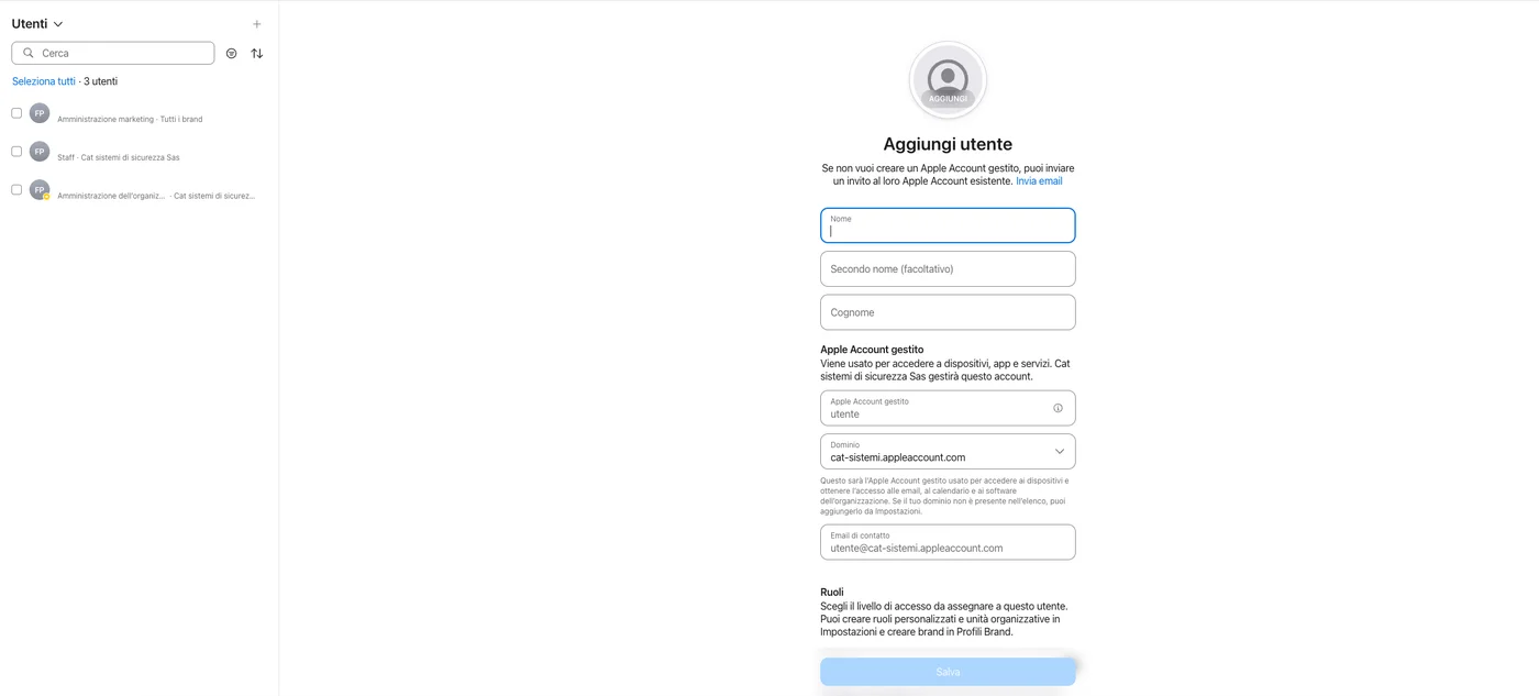 Il pannello di amministrazione di Apple Business, sezione Utenti: nell'elenco si vede un account con ruolo Staff