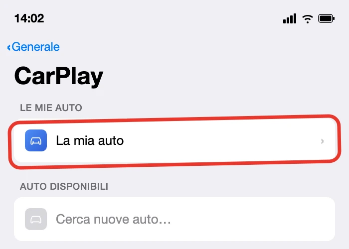 Impostazioni → Generali → CarPlay, con un'auto nell'elenco «Le mie auto» (illustrazione ricostruita: nessuna pagina ufficiale Apple mostra questa schermata esatta)
