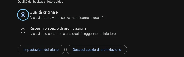 Google Foto, Impostazioni > Qualità del backup di foto e video, con le due opzioni Qualità originale e Risparmio spazio di archiviazione