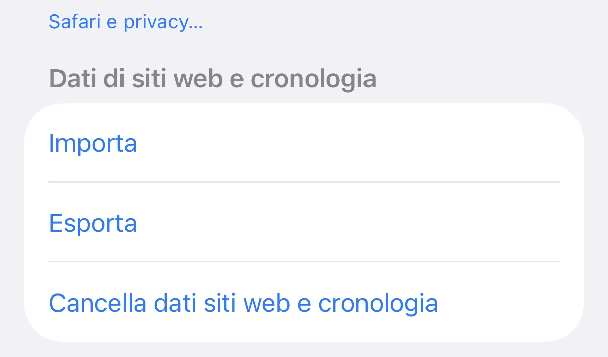 Impostazioni > App > Safari su iPhone, con il pulsante «Cancella dati siti web e cronologia» visibile