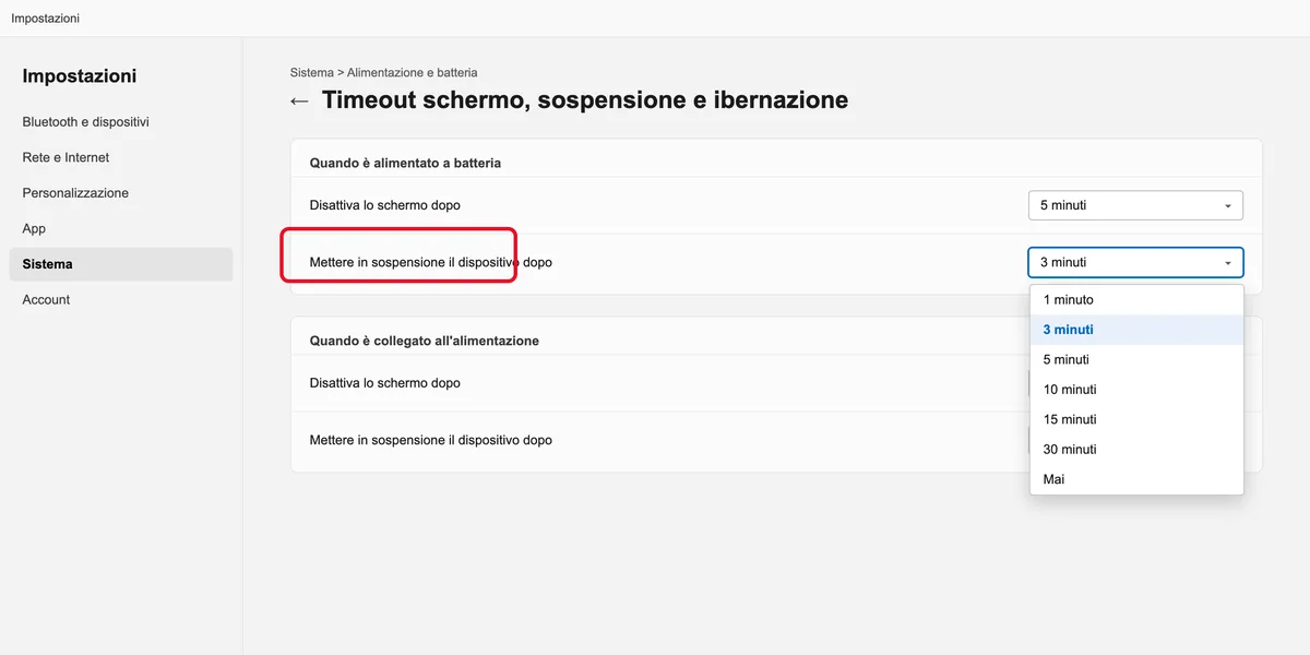 Impostazioni > Sistema > Alimentazione e batteria > Timeout schermo, sospensione e ibernazione, col menu a tendina della sospensione aperto. Illustrazione ricostruita: non è uno screenshot reale (nessuna fonte ufficiale mostra questa schermata precisa), ma riproduce il percorso di menu e le etichette «Disattiva lo schermo dopo» / «Mettere in sospensione il dispositivo dopo», le stesse della pagina ufficiale Microsoft citata in questa guida.