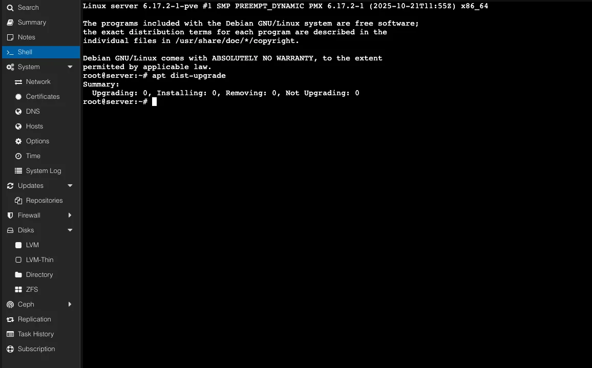 La shell di Proxmox durante apt dist-upgrade: il comando elenca i pacchetti da aggiornare e, a fine lavoro, il riepilogo