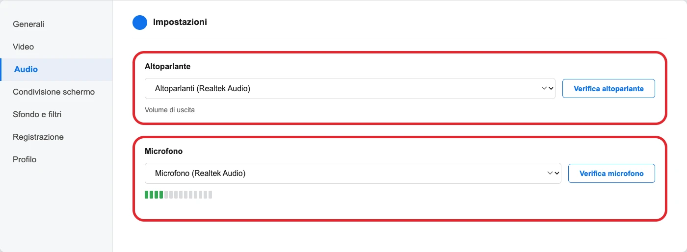 Dentro Zoom, Impostazioni → scheda Audio: la sezione Altoparlante e la sezione Microfono, ciascuna col menu a tendina del dispositivo e il pulsante di verifica (Verifica altoparlante, Verifica microfono). Illustrazione ricostruita, non uno screenshot reale.
